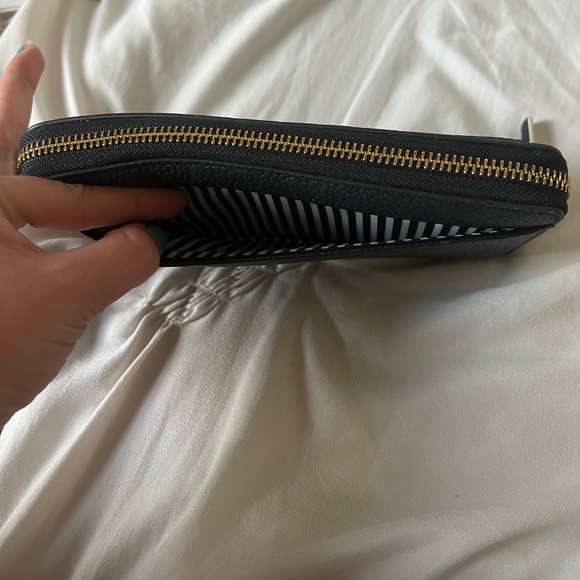 Large Kate Spade Zippy Wallet - Picture 6 of 11